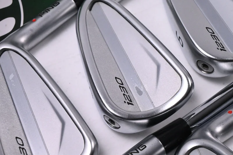 Ping i230 Irons / 4-PW+GW / Red Dot / Stiff Flex Ping AWT 2.0 Shafts