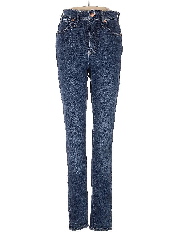 High-Rise Straight-leg Jeans in Medium Wash