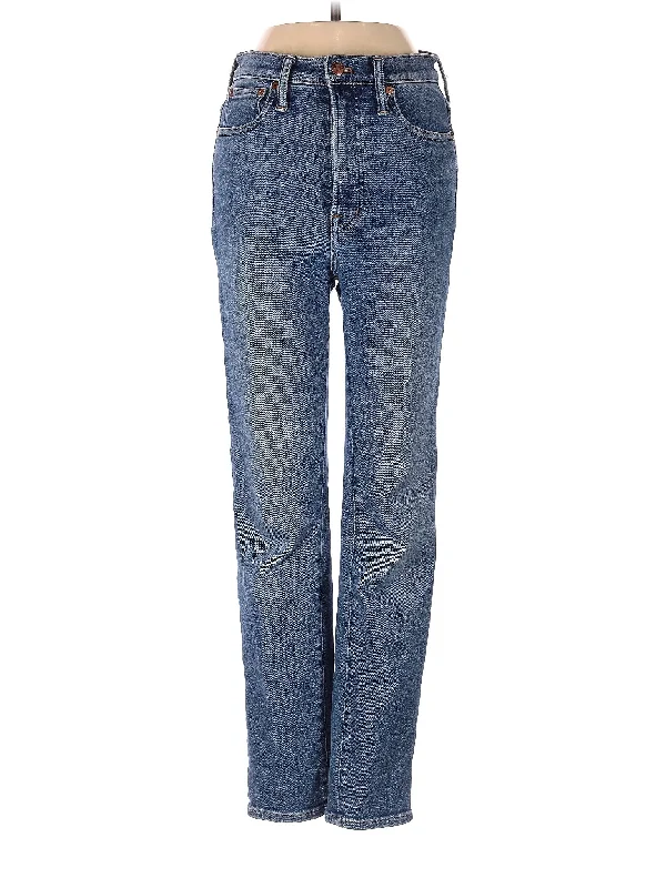 High-Rise Straight-leg Jeans in Medium Wash