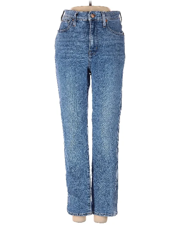 Low-Rise Straight-leg Jeans in Light Wash