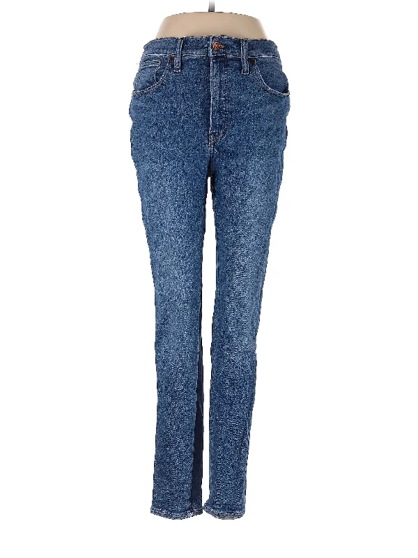 Low-Rise Straight-leg Jeans in Medium Wash