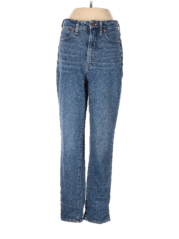 Low-Rise Straight-leg Jeans in Medium Wash