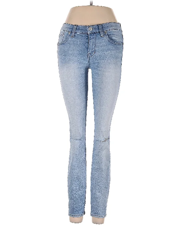 Mid-Rise Bootleg Jeans in Light Wash