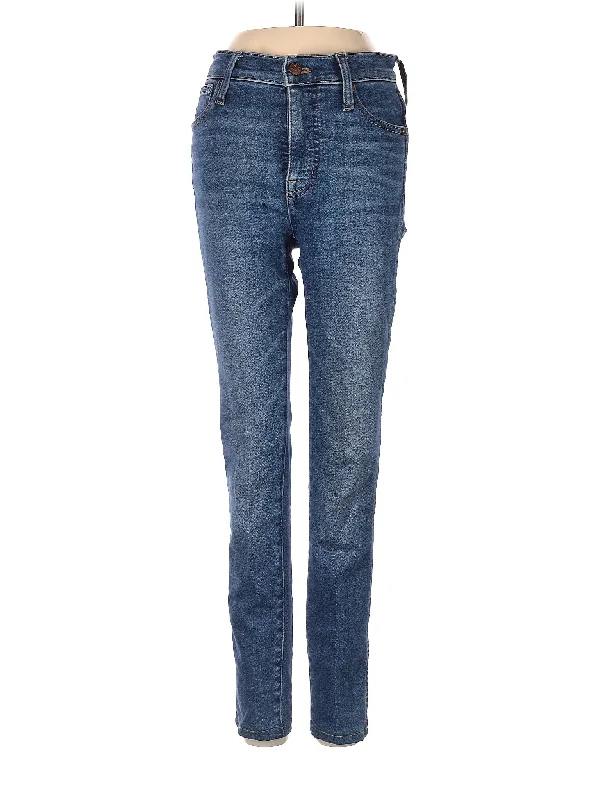 Mid-Rise Skinny Jeans in Dark Wash