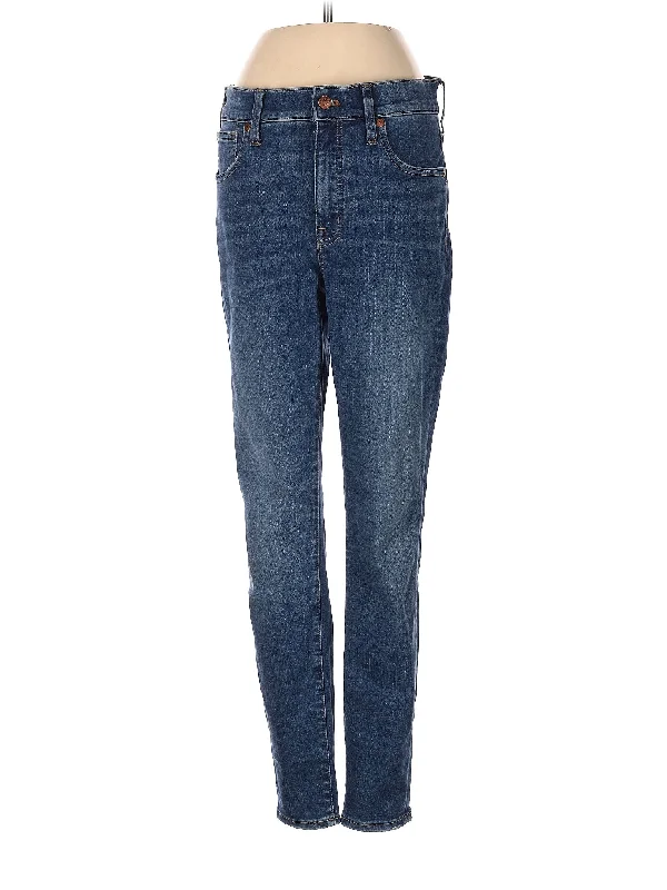 Mid-Rise Skinny Jeans in Medium Wash