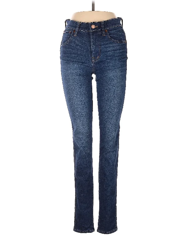 Mid-Rise Skinny Jeans in Medium Wash