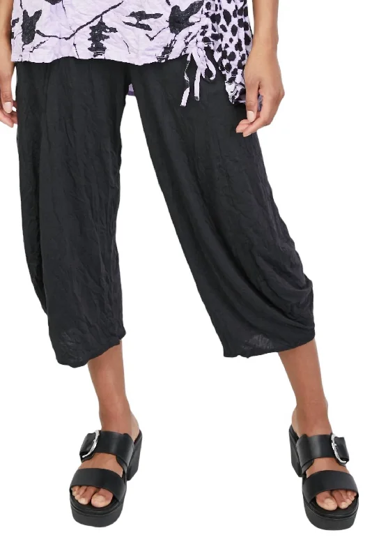 Women's Lantern Crop Pant In Black